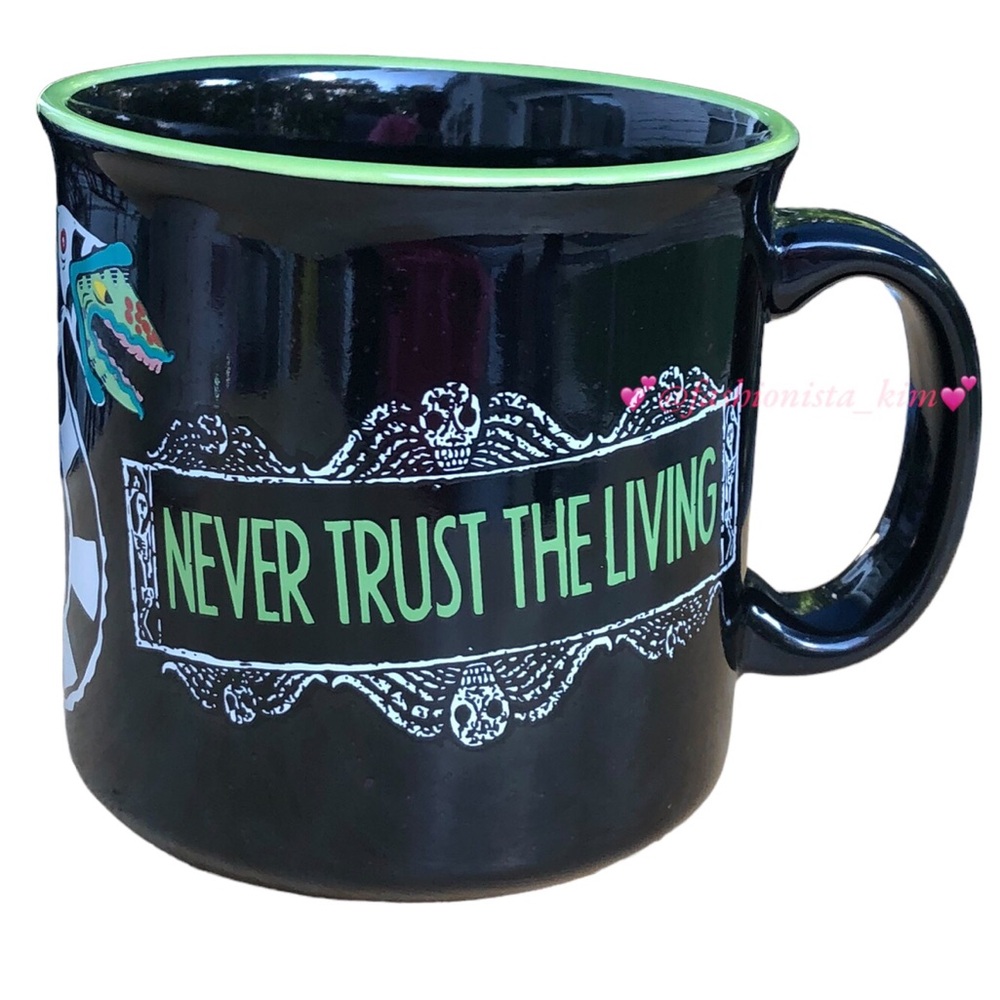Never trust the living Halloween mug - Picture 2 of 7